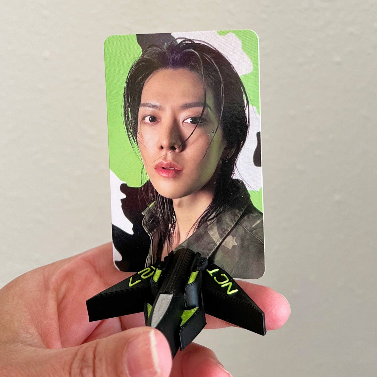 Blingy Jet Photocard Stand